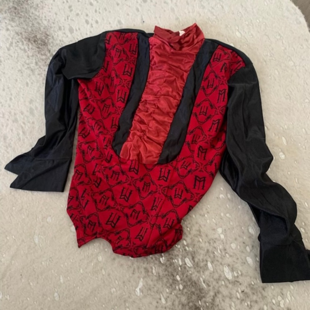Vintage California Costumes Vampire Outfit Teen OS – Cape & Shirt